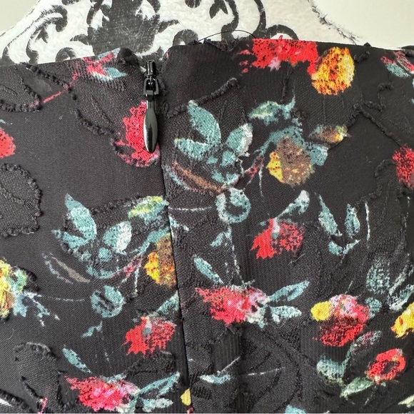 Club Monaco Gustano Dress Black Grand Floral Print Bell Sleeve Sheer pattern 00 - Picture 4 of 8
